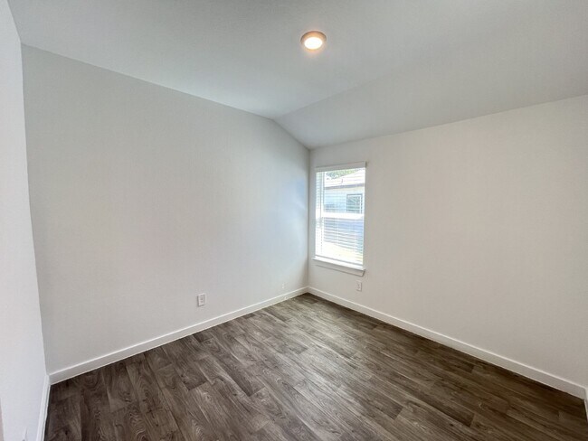 Foto del edificio - Modern 4-Bed Home with Office in Fosters Ridge Near The Woodlands | Open Layout & Resort-Style Am...