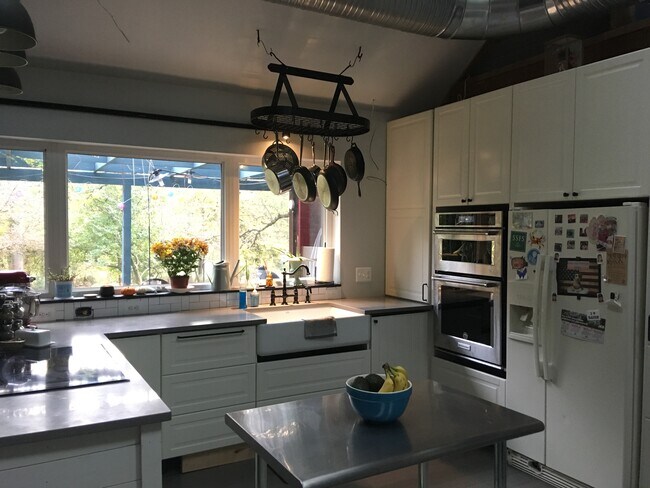 Kitchen - 14201 Cedarbrook Dr