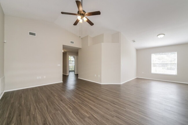 Foto del edificio - 224 Kingshill Ct SE