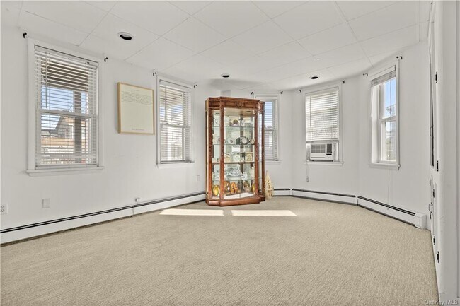 Building Photo - 60 Saratoga Ave