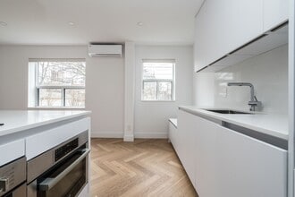 Building Photo - 55 Hendrick Ave