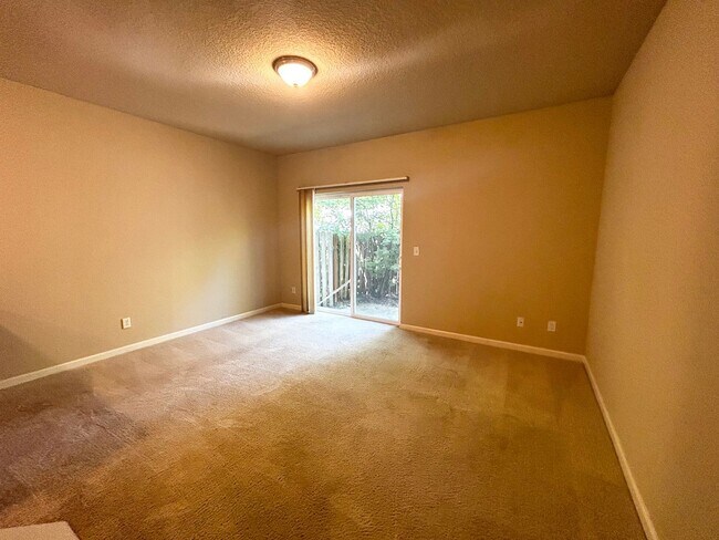 Foto del edificio - 2 Bedroom Beaverton Condo!