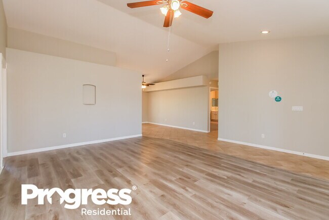 Foto del edificio - 1328 N Olympic Cir