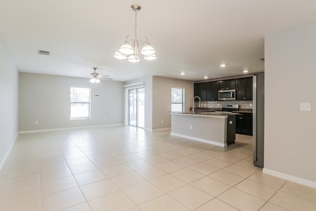 Building Photo - 6519 Redbay Dr