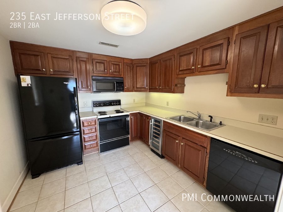 Foto principal - 2 Bed / 2 Bath Condo (Available Now)