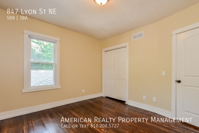 Foto del edificio - 847 Lyon St NE