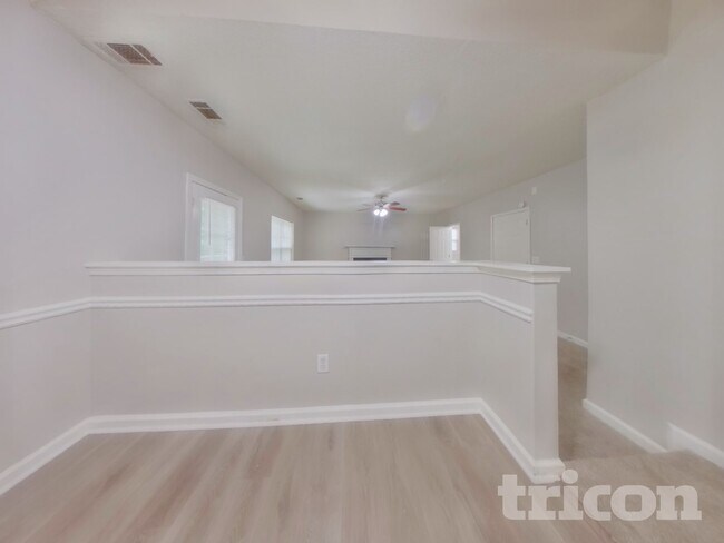 Building Photo - 3028 Stonebridge Creek Dr