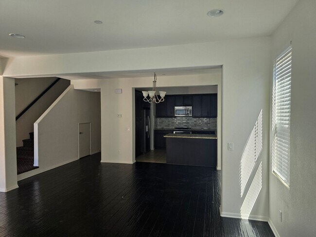 Foto del edificio - Large 3 Bed 2.5 Bath