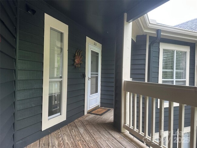 Building Photo - 2129 Regatta Ln