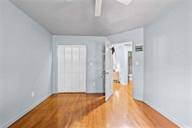 Foto del edificio - 302 Northwind Dr
