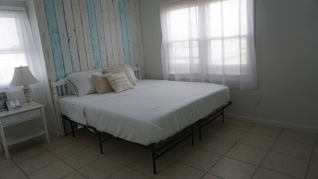 Foto del edificio - 1115 N Shore Dr