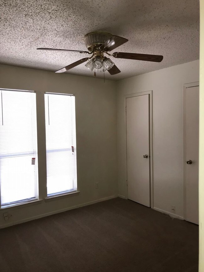 Building Photo - 501 Whitetail Unit B