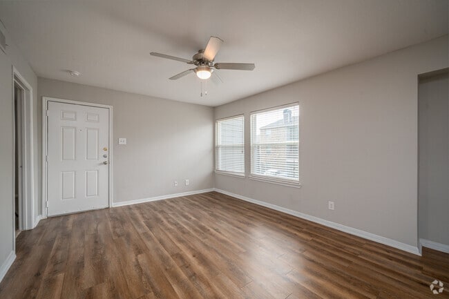 2BR, 2BA - 892SF - Living Room - The Life at Grand Oaks
