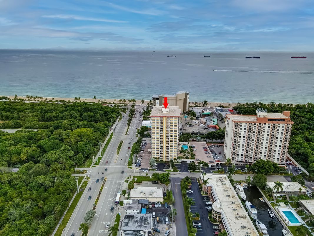 Building Photo - 3000 E Sunrise Blvd