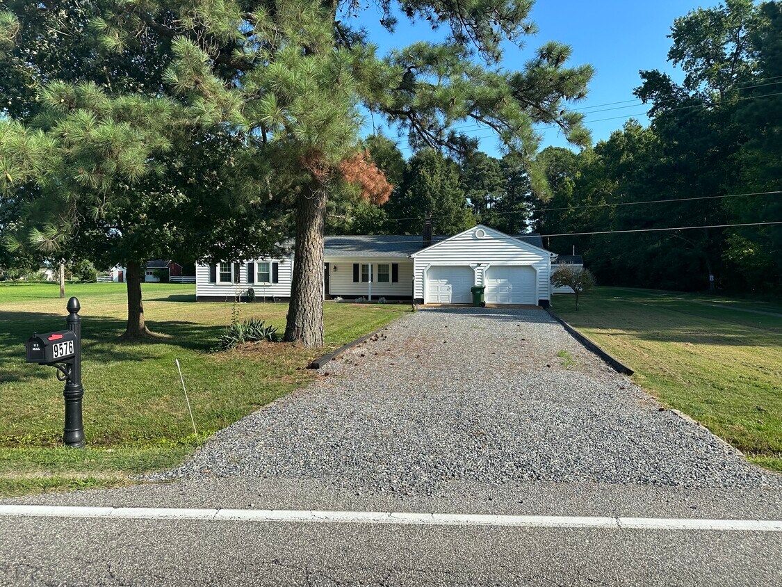 9576 Maryus Rd, Hayes, VA 23072 House Rental in Hayes, VA