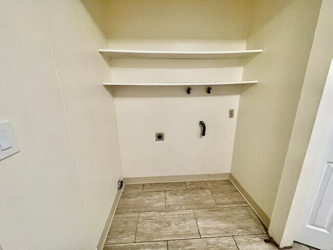 Foto del edificio - 5731 W 92nd Ave