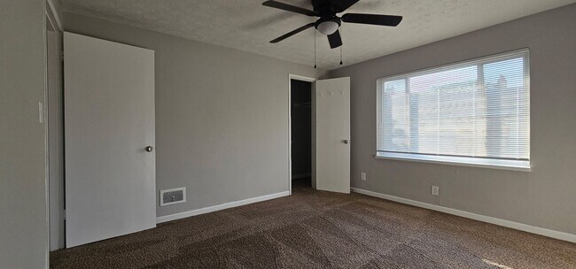 Foto del edificio - Spacious 2-Bedroom Townhome in Dayton – Re...