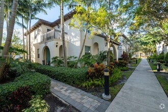 Building Photo - 2969 St Thomas Dr