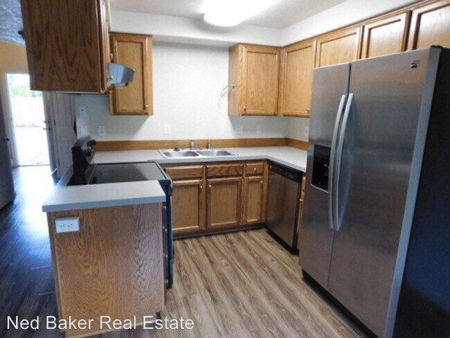 Foto del edificio - 4793-4795 Brandon Ct NE