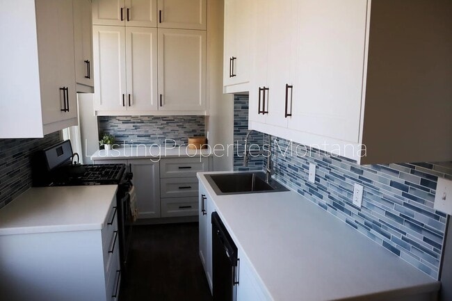 Building Photo - 504 Breckenridge St