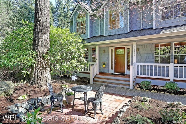 Building Photo - 4 br, 2.5 bath House - 16240 NE 30th St.