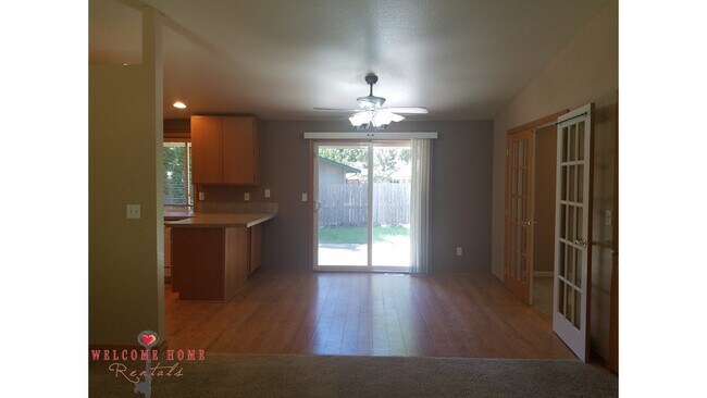 Foto del edificio - Wonderful rambler in amazing wooded commun...