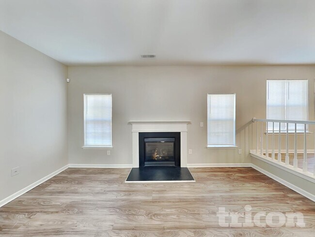 Foto del edificio - 303 Glennallen Rd