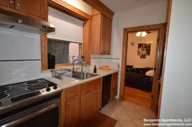 Building Photo - 16 S Russell St