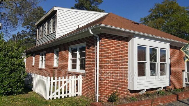 Foto del edificio - 1107 Richmond Rd
