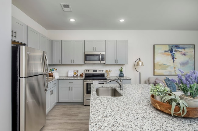 Building Photo - Covey Homes Dawson Ridge
