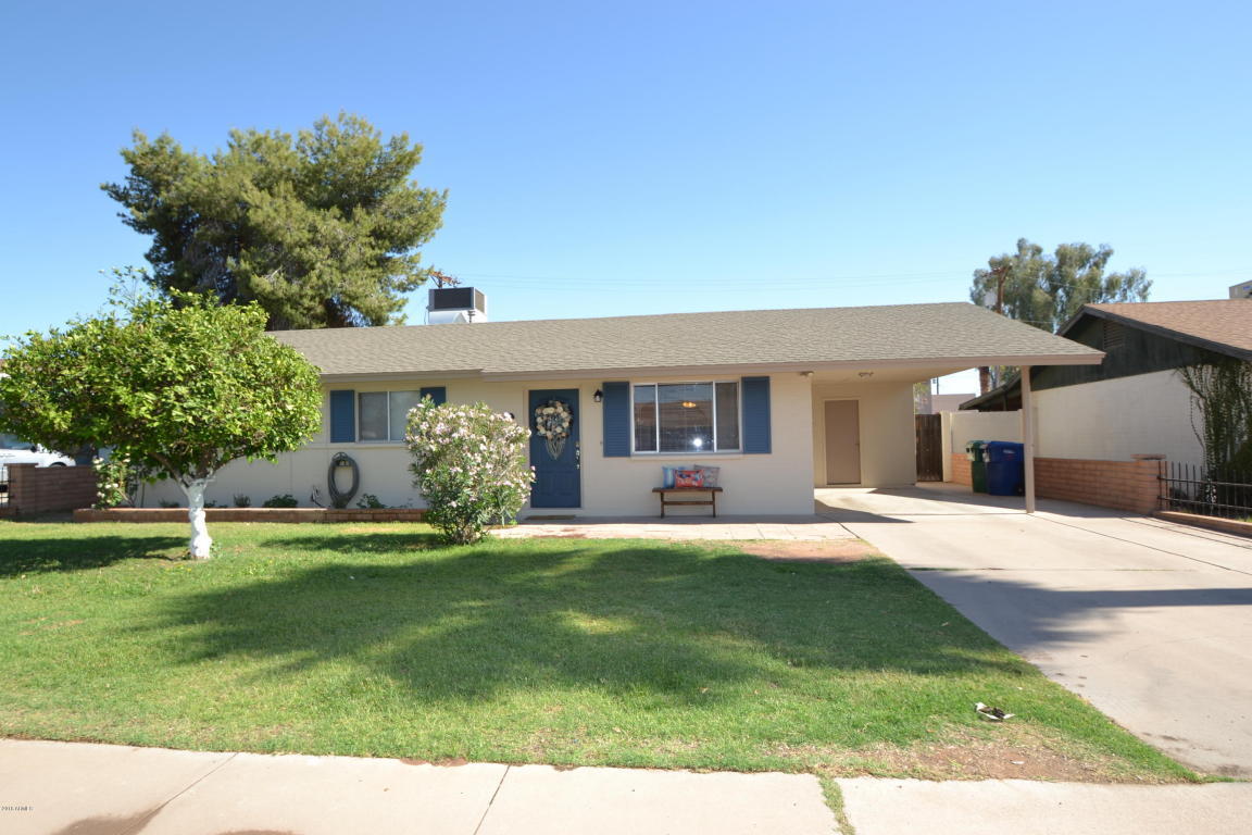Primary Photo - HARD TO FIND 5 BEDROOM WITH LOTS OF LIVING...