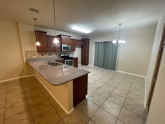 Building Photo - 6132 E Overlook Ln