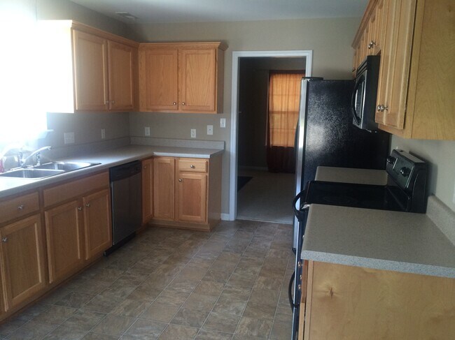 Building Photo - 112 Gatwick Ct