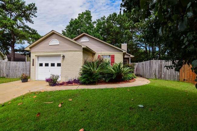 Building Photo - 8591 Waccamaw Ct