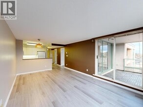 Building Photo - 503-503 W 16th Ave