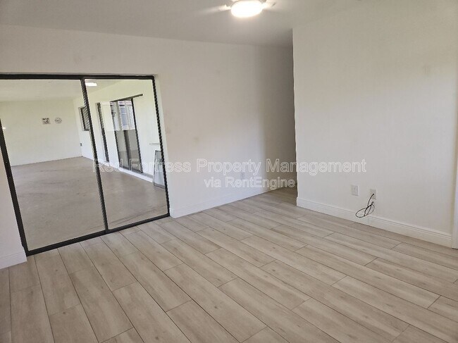 Foto del edificio - 1420 SE 19th St