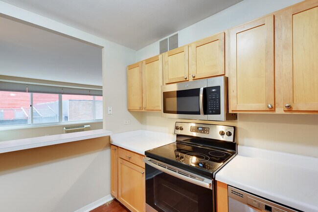 Building Photo - 211 E Ohio St