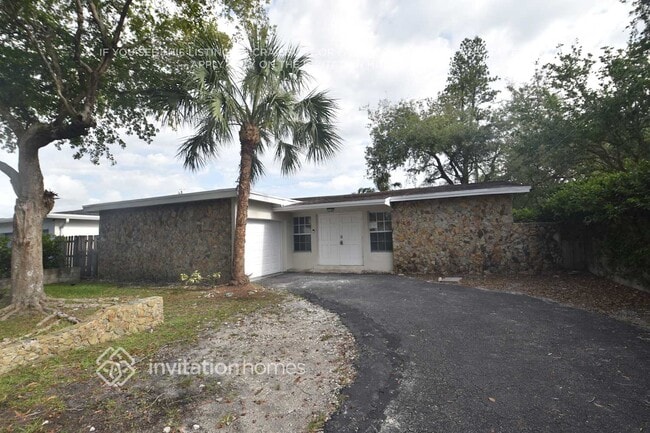 Building Photo - 8841 NW 21st Manor