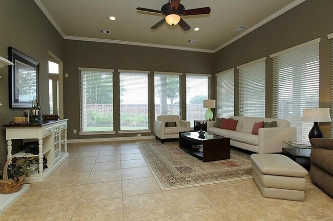 Building Photo - 6826 Arborwood Ln