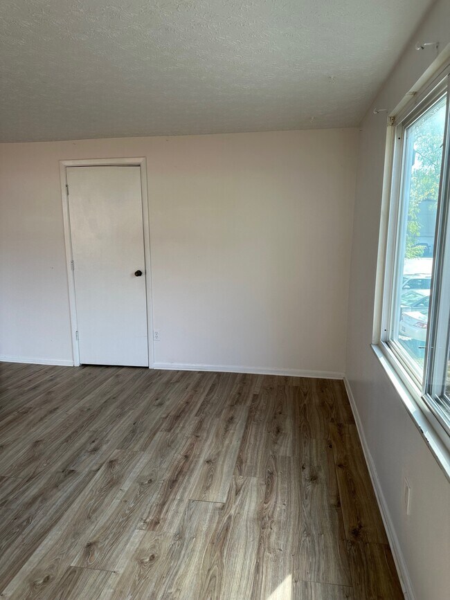 Foto del edificio - 2448 Burgandy Ln