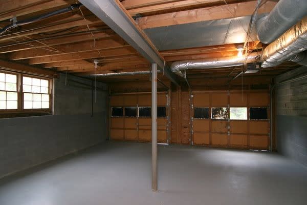 Building Photo - 595 Rivercrest Dr