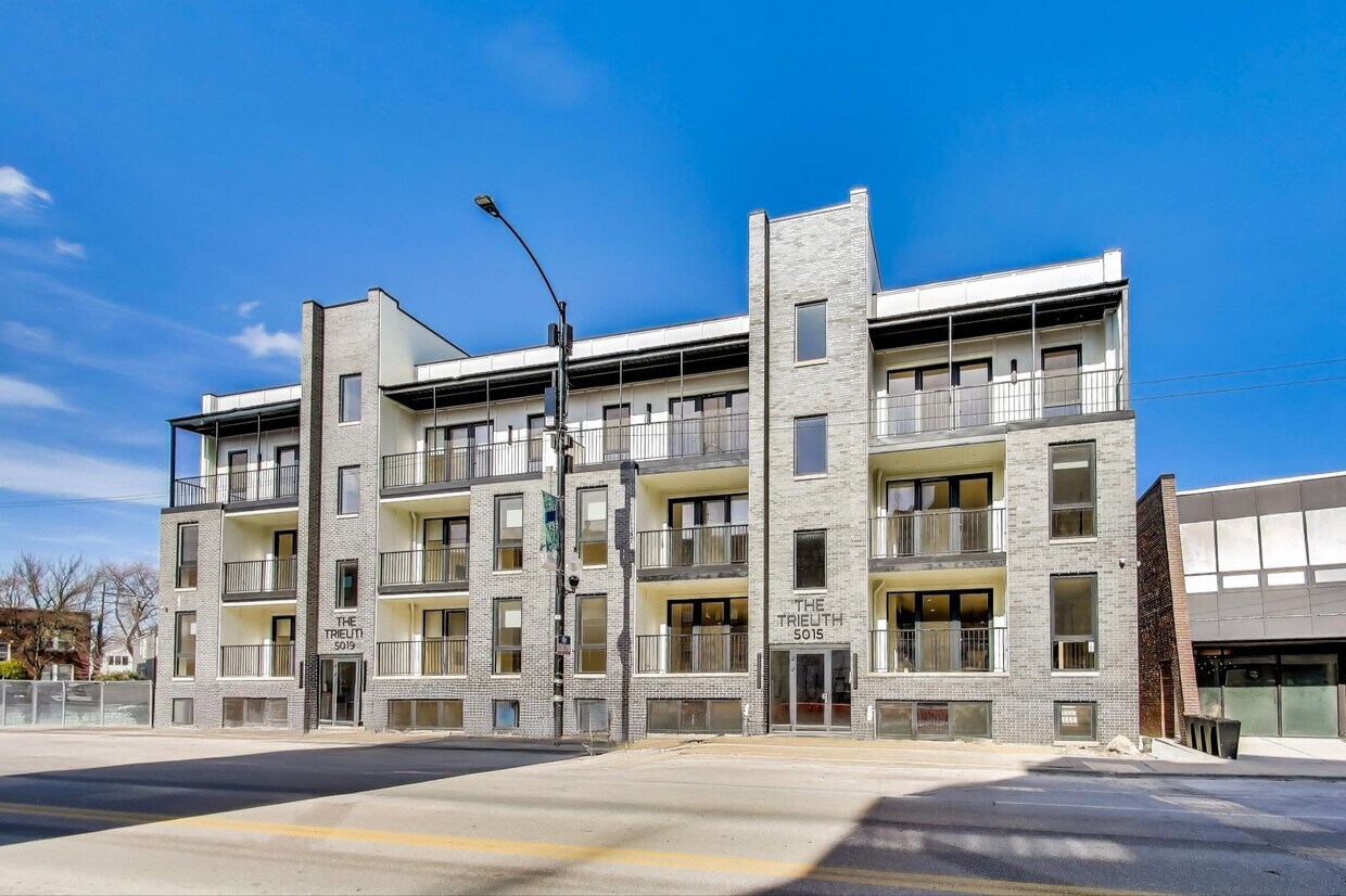Foto principal - 5015 N Lincoln Ave