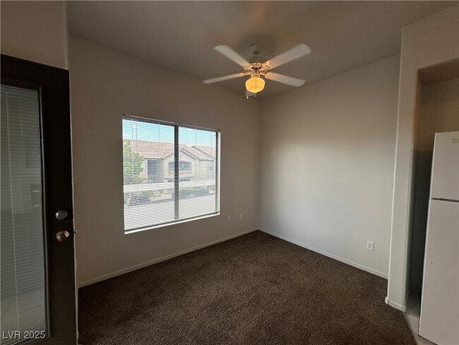 Building Photo - 8250 N Grand Canyon Dr