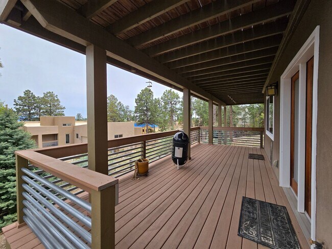Foto del edificio - Beautiful Quemazon Home (5085 Alegria)