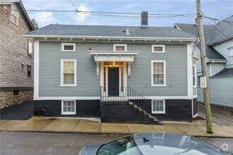 Building Photo - 13 Sherman St