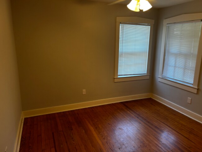 Foto del edificio - 4014 Springhill Rd