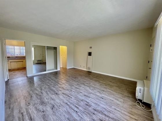 Interior Photo - 211 North Isabel