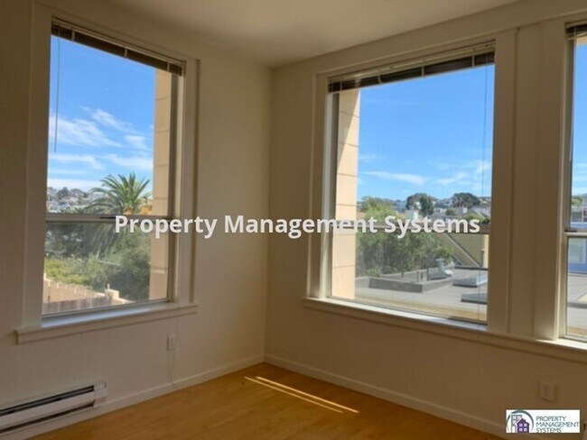 Foto del edificio - 317 29th St #302 - STUNNING CONDO UNIT WIT...