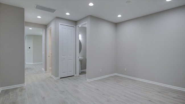 Building Photo - 363 Harborside Dr