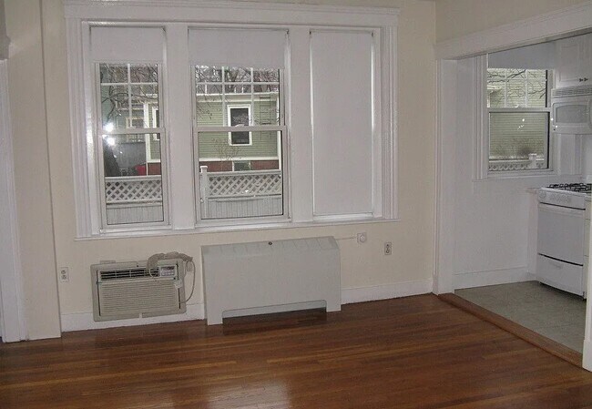 Building Photo - 3 Langdon St